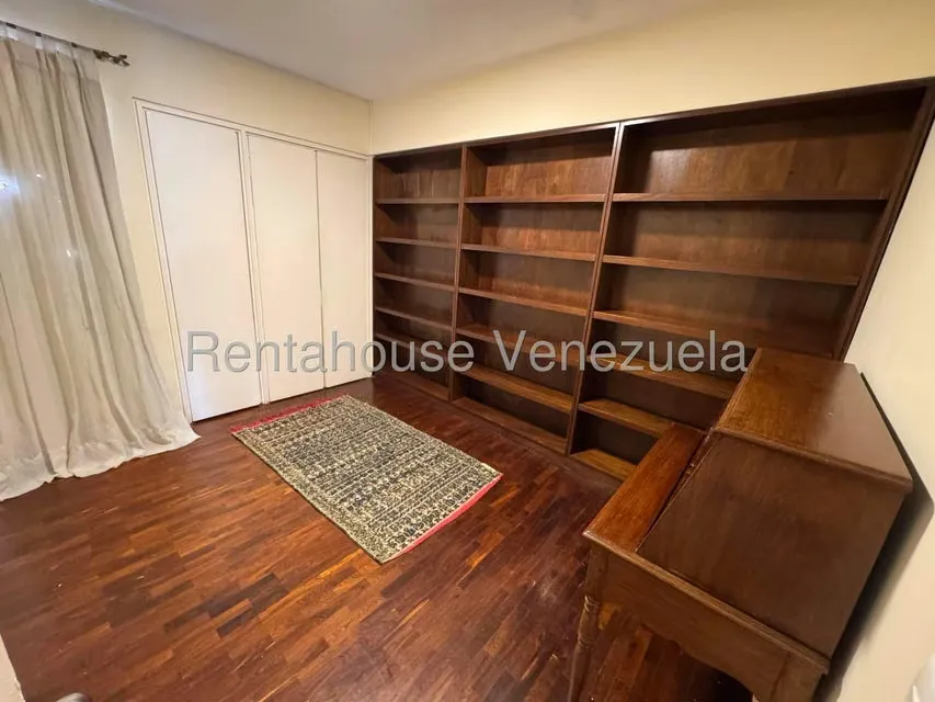 Apartamento (1 Nivel) en Venta en Los Dos Caminos, Distrito Metropolitano - 20