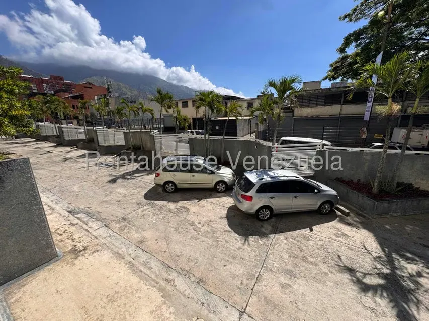 Apartamento (1 Nivel) en Venta en Los Dos Caminos, Distrito Metropolitano - 23
