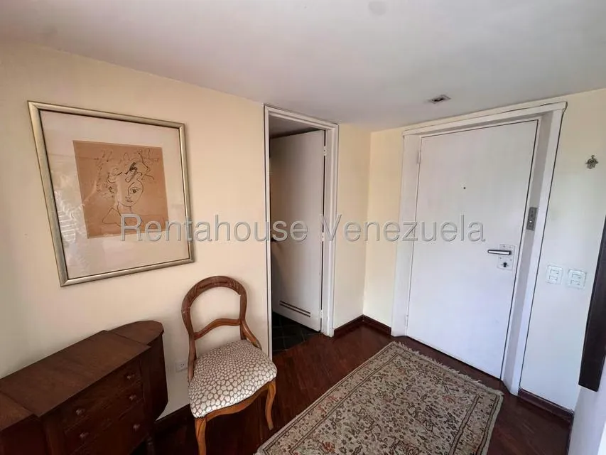 Apartamento (1 Nivel) en Venta en Los Dos Caminos, Distrito Metropolitano - 4