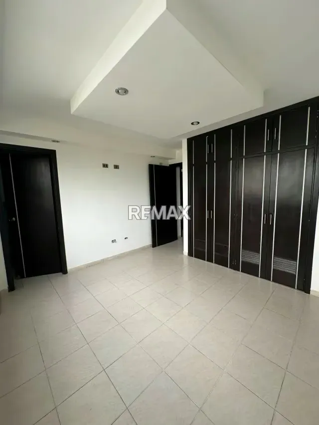 EN VENTA APARTAMENTO RES. ATAMAR URB. LAS CHIMENEAS - 15