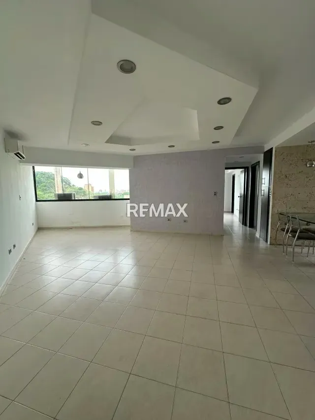 EN VENTA APARTAMENTO RES. ATAMAR URB. LAS CHIMENEAS - 16