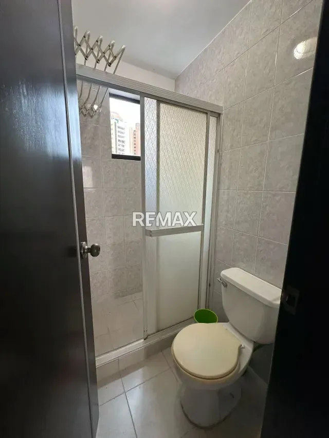 EN VENTA APARTAMENTO RES. ATAMAR URB. LAS CHIMENEAS - 19