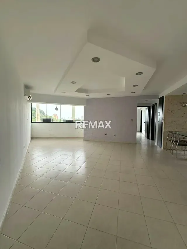EN VENTA APARTAMENTO RES. ATAMAR URB. LAS CHIMENEAS - 6