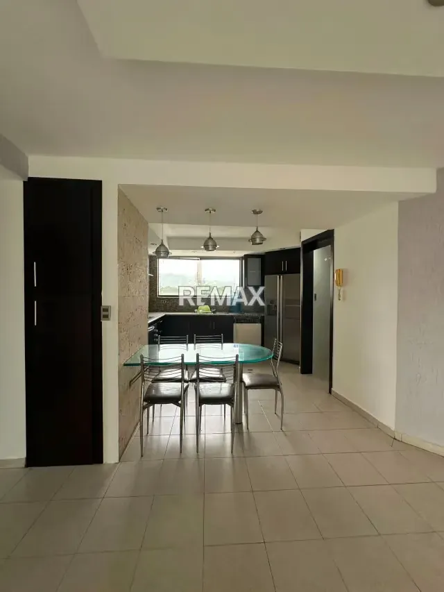 EN VENTA APARTAMENTO RES. ATAMAR URB. LAS CHIMENEAS - 8