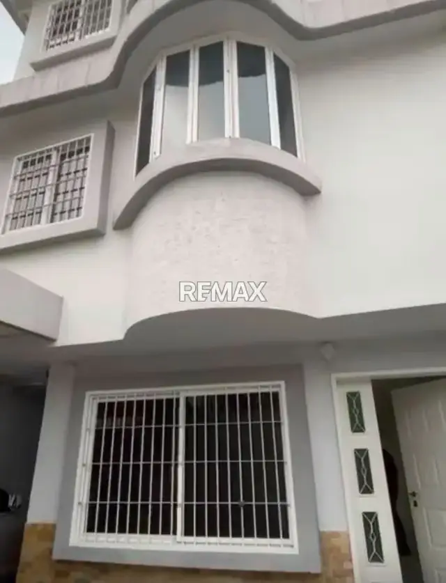 Casa en Venta Urb. Andres bello