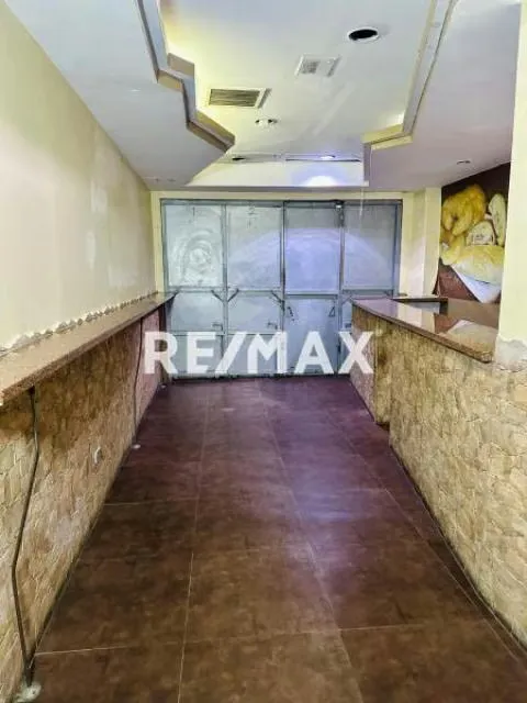 Macrolocal Comercial en Centro de Caracas: +750m² Ideales para Retail y Hub de Despacho - 2