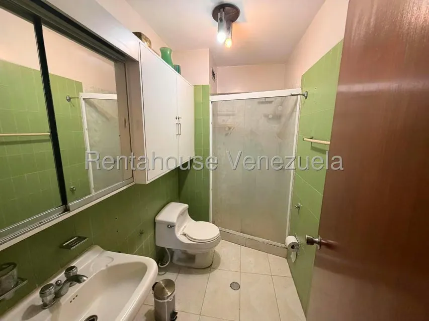 Apartamento (1 Nivel) en Venta en San Bernardino, Distrito Metropolitano - 24