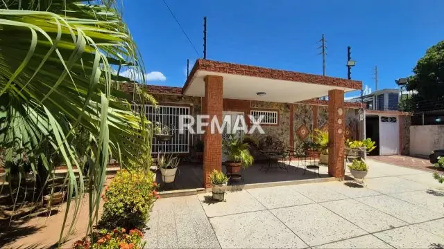 CASA URBANIZACION PARCOSA EN SABANETA, ZONA SUR