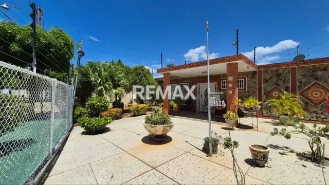 CASA URBANIZACION PARCOSA EN SABANETA, ZONA SUR - 2
