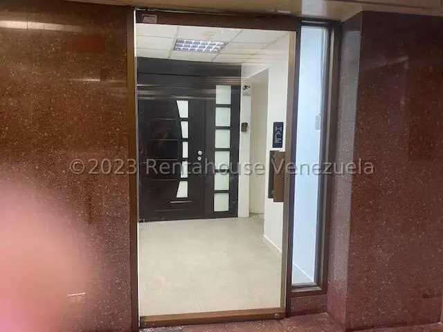 Local Comercial en Venta en Los Dos Caminos, Distrito Metropolitano - 2
