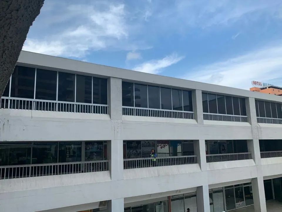 Se alquila oficina 1.000m2 Los Chaguaramos - 2