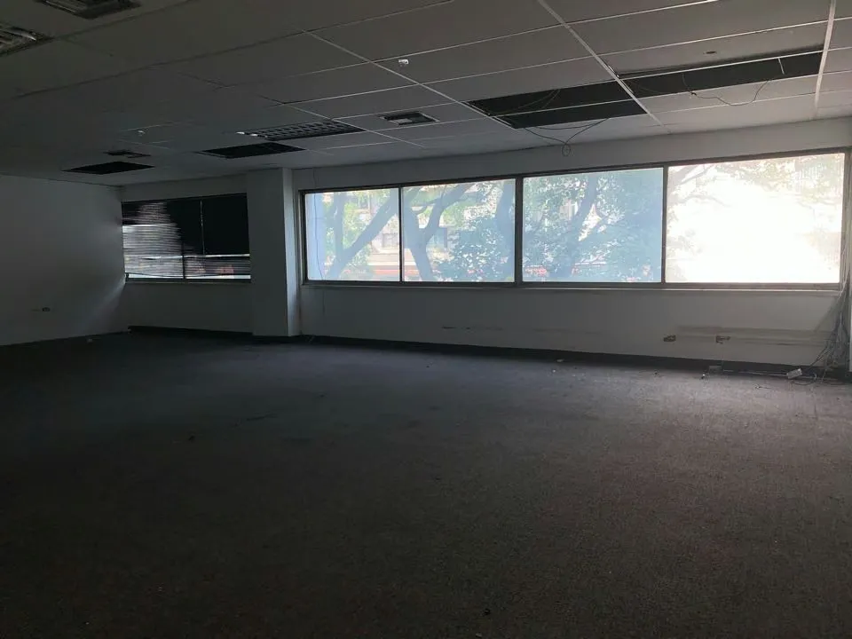 Se alquila oficina 1.000m2 Los Chaguaramos - 12