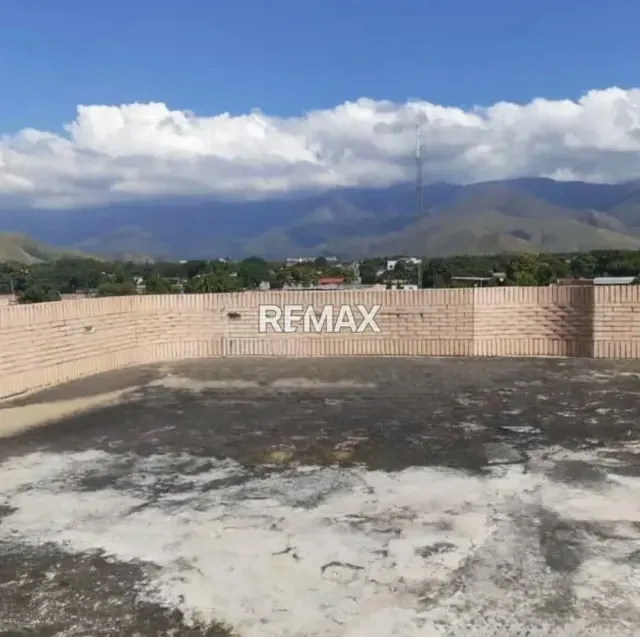 EN ALQUILER: Edificio Comercial Completo, Avenida Constitución, Maracay, Estado Aragua. - 6