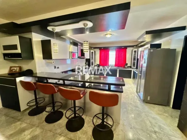 Hermosa Casa en Venta - 18