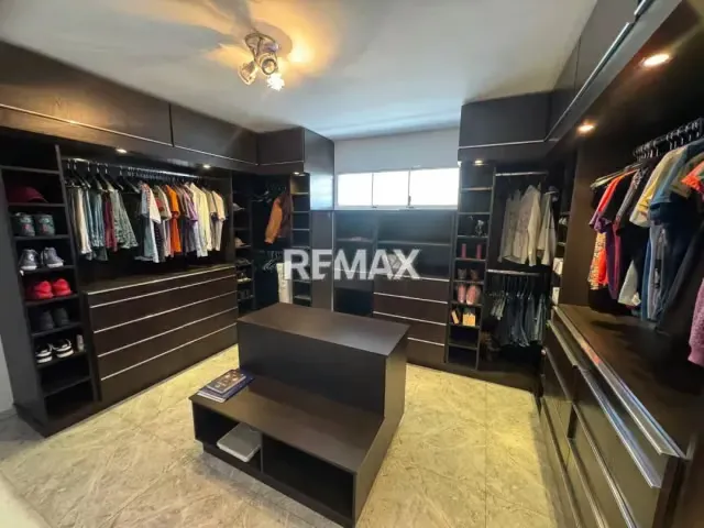Hermosa Casa en Venta - 4