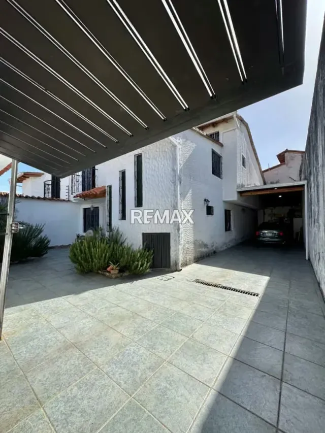 En VENTA CASA EN Av. LA ULA Villa Granadina - 2