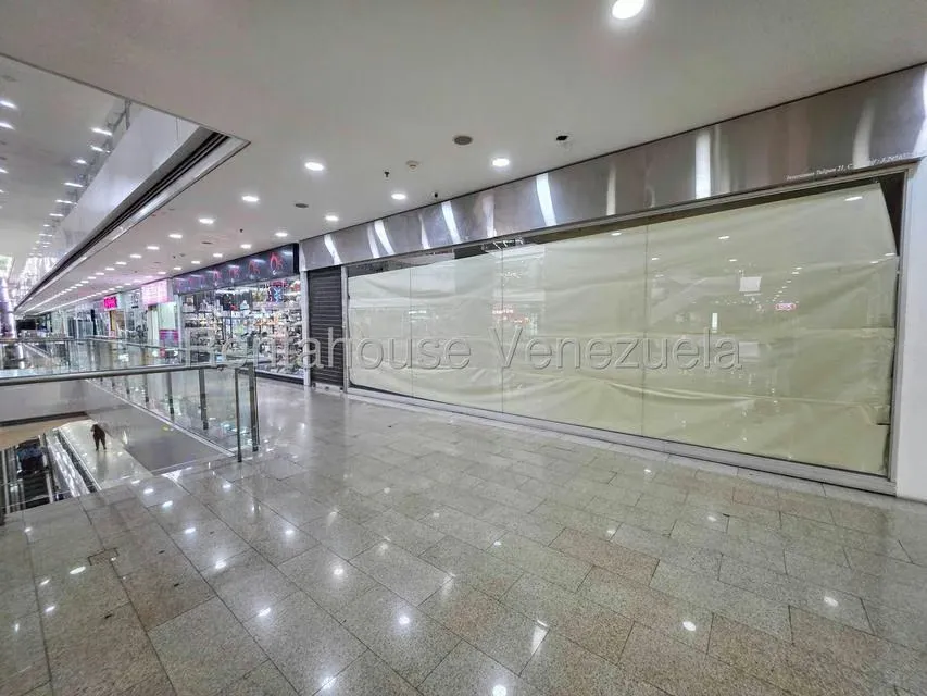 Local Comercial en Alquiler en Los Dos Caminos, Distrito Metropolitano