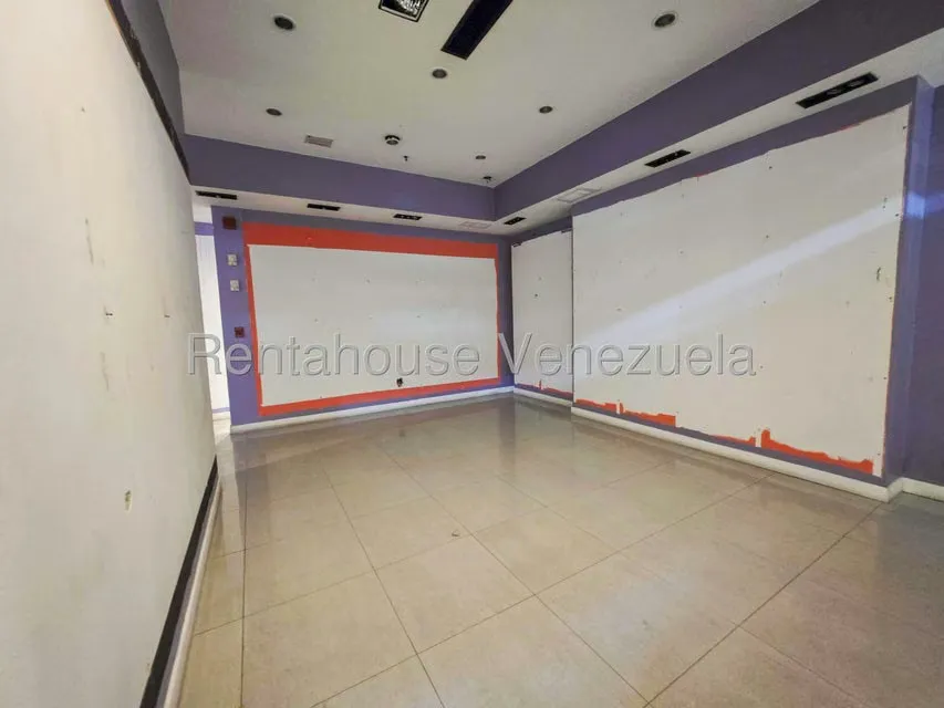 Local Comercial en Alquiler en Los Dos Caminos, Distrito Metropolitano - 6