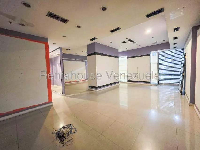 Local Comercial en Alquiler en Los Dos Caminos, Distrito Metropolitano - 9