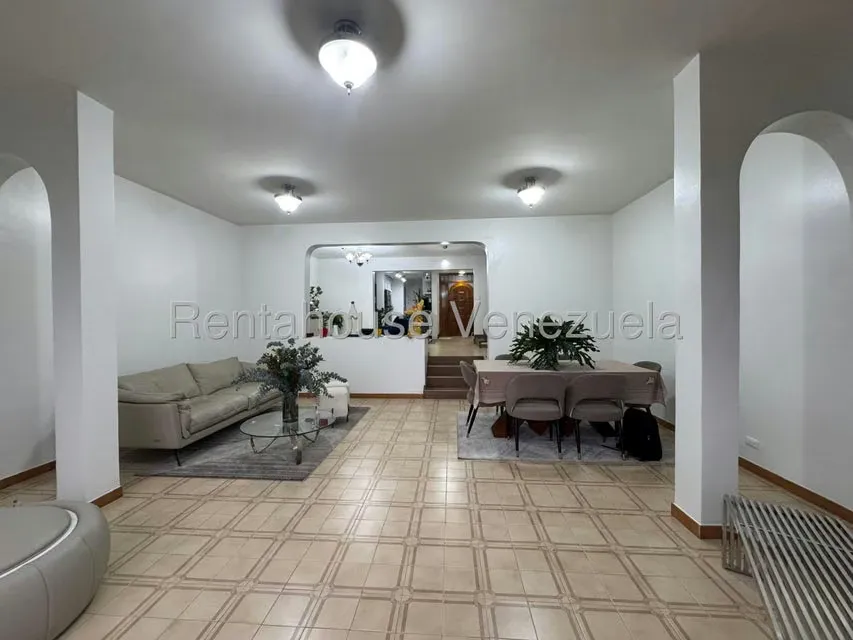 Casa (Duplex) en Venta en La Trinidad, Distrito Metropolitano - 25