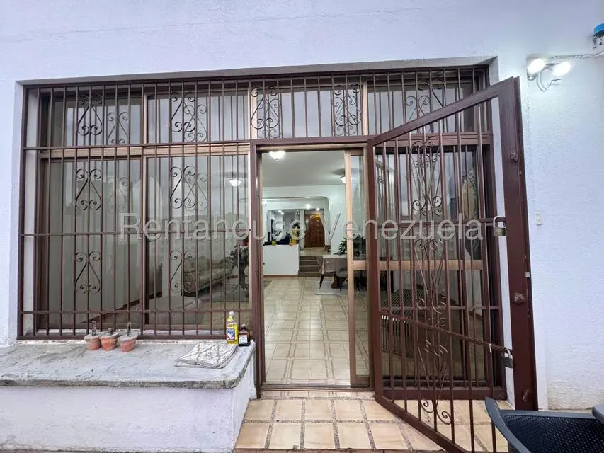 Casa (Duplex) en Venta en La Trinidad, Distrito Metropolitano - 26