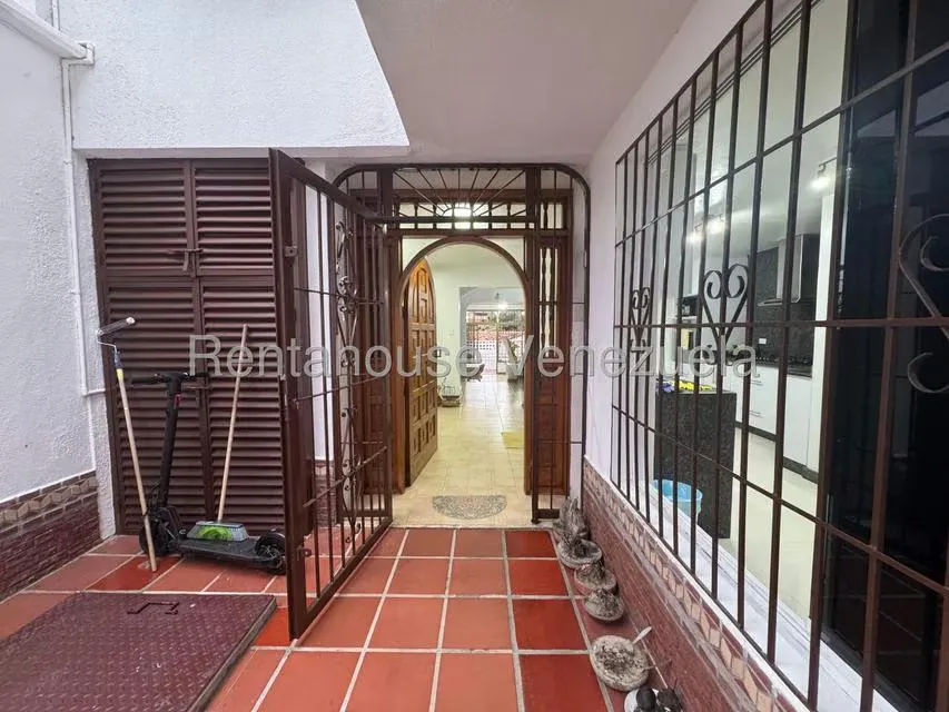 Casa (Duplex) en Venta en La Trinidad, Distrito Metropolitano - 4