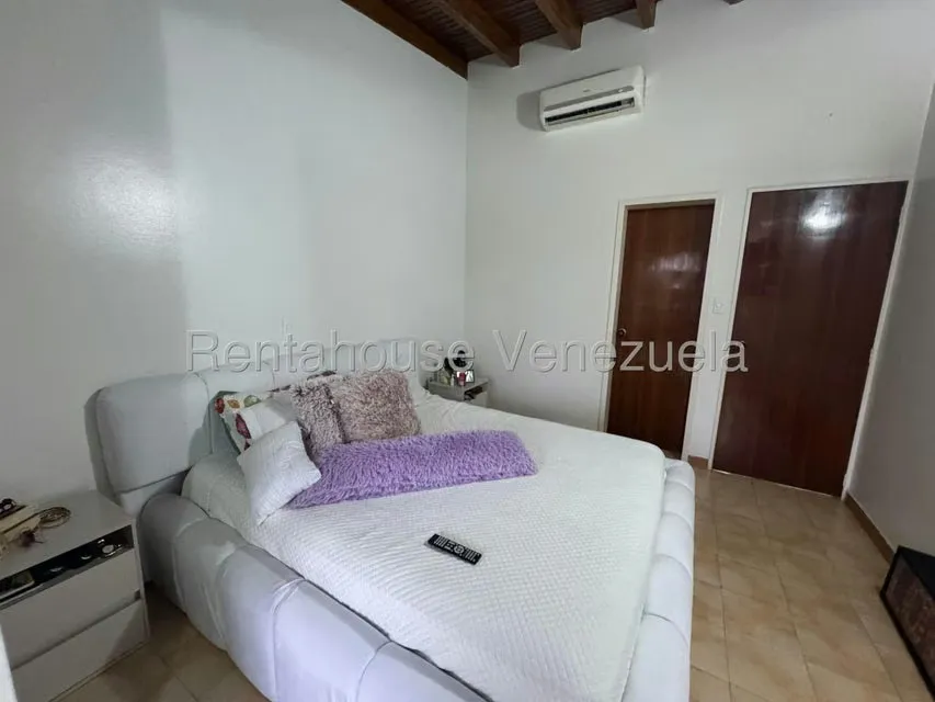 Casa (Duplex) en Venta en La Trinidad, Distrito Metropolitano - 43