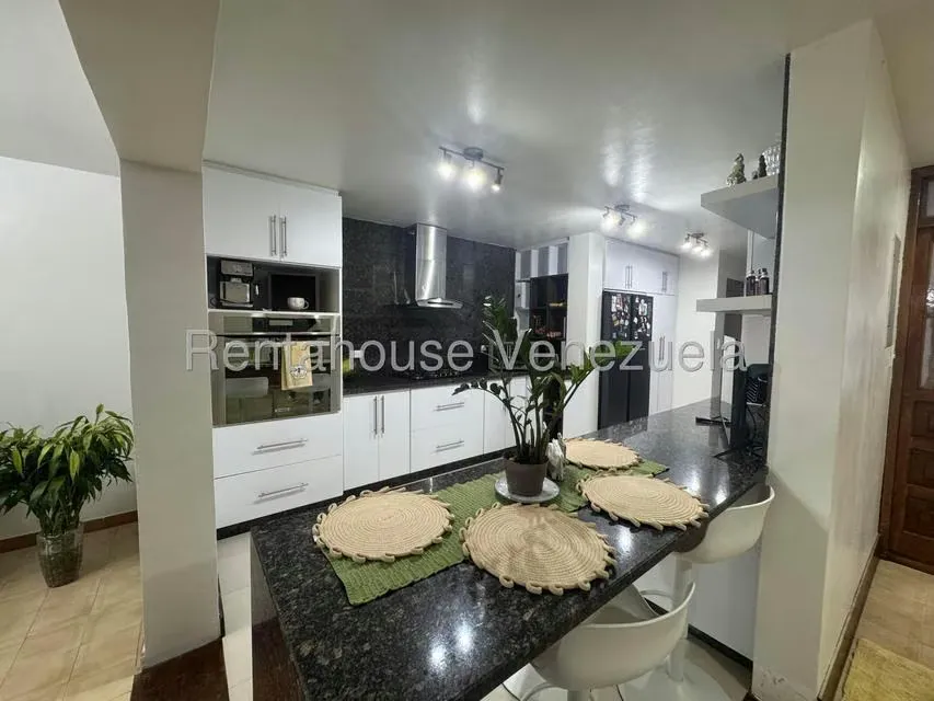 Casa (Duplex) en Venta en La Trinidad, Distrito Metropolitano - 8