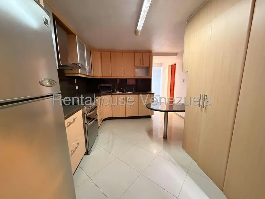 Apartamento (1 Nivel) en Alquiler en Colinas de La Tahona, Distrito Metropolitano - 13