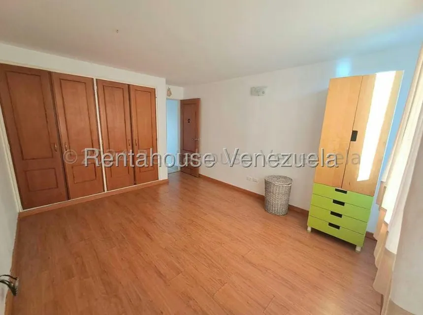Apartamento (1 Nivel) en Alquiler en Colinas de La Tahona, Distrito Metropolitano - 14
