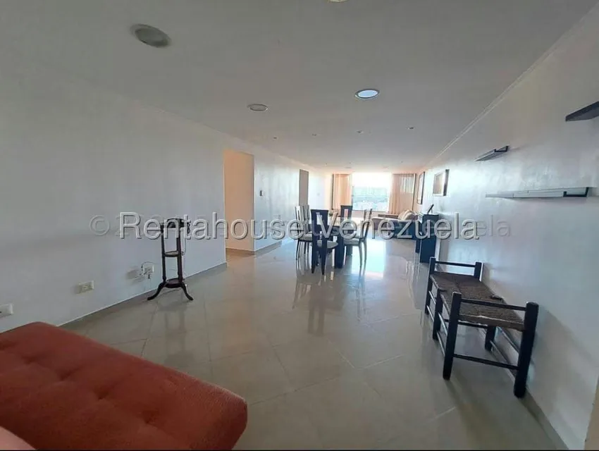 Apartamento (1 Nivel) en Alquiler en Colinas de La Tahona, Distrito Metropolitano - 3