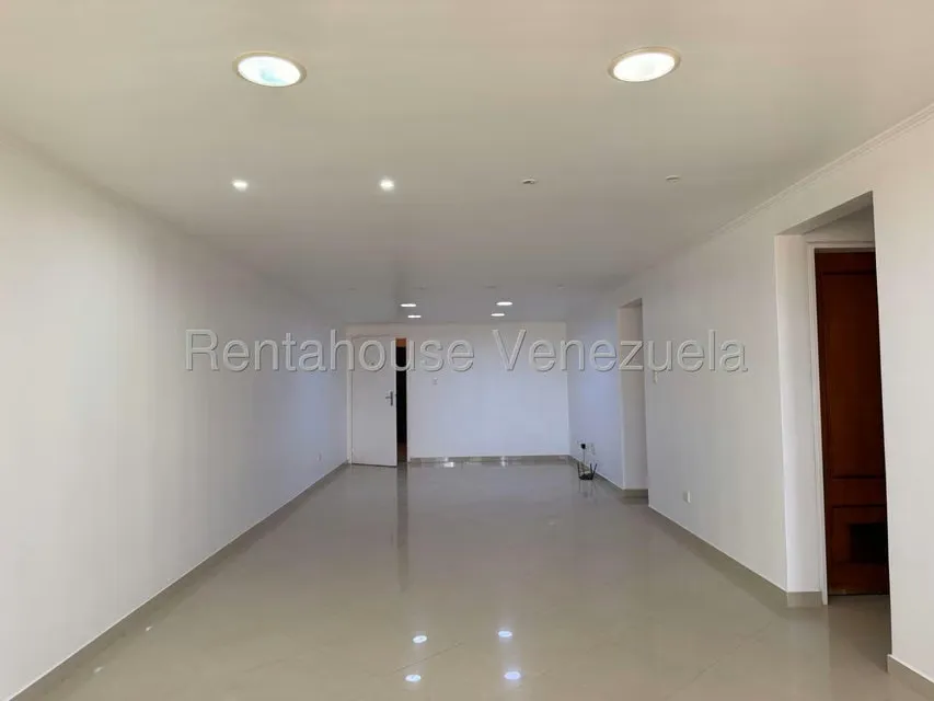 Apartamento (1 Nivel) en Alquiler en Colinas de La Tahona, Distrito Metropolitano - 5