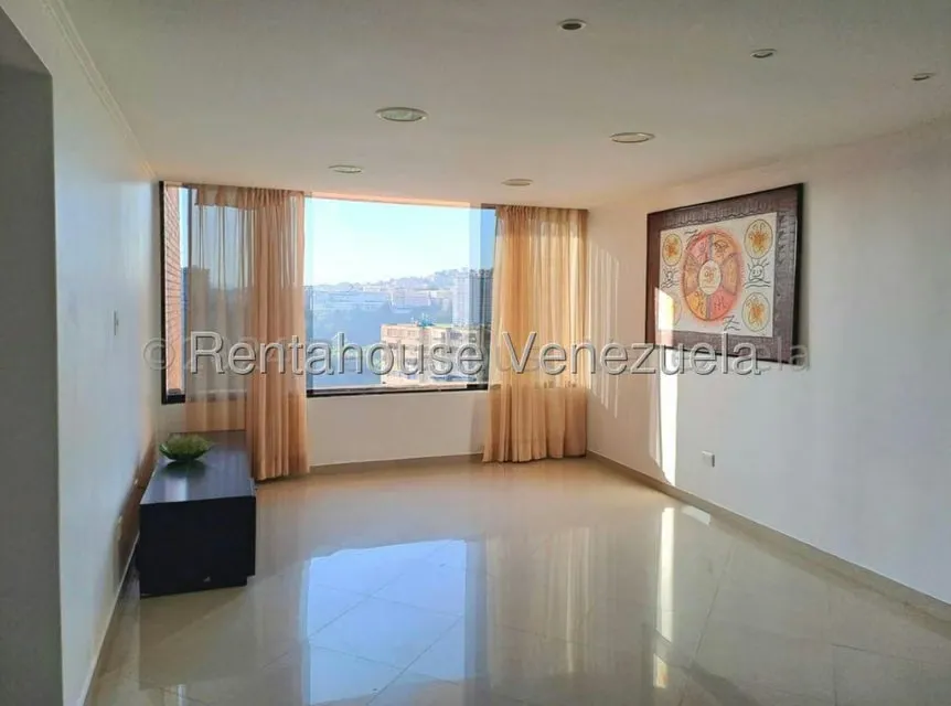 Apartamento (1 Nivel) en Alquiler en Colinas de La Tahona, Distrito Metropolitano - 9