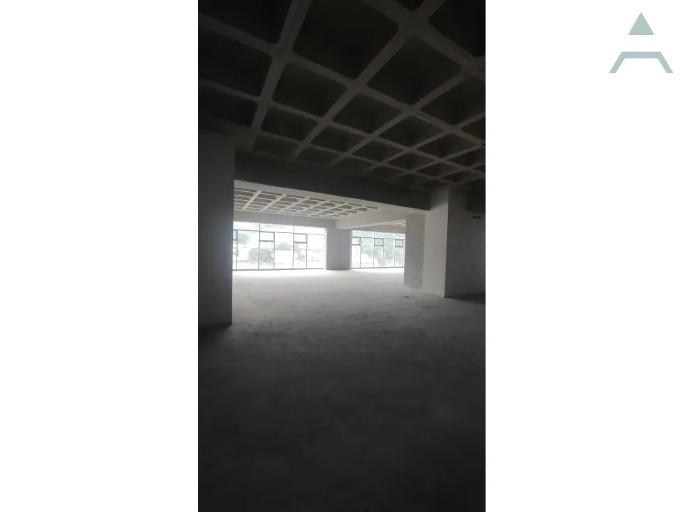 Se alquila Oficina 130m² Las Mercedes - 2
