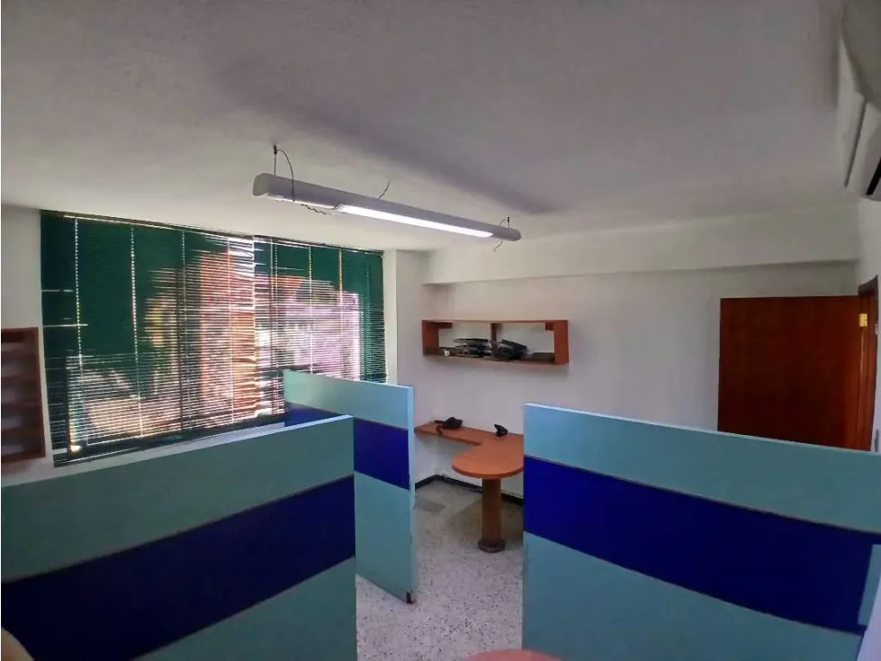 ALQUILO OFICINA 112M2 BOULEVARD DE SABANA GRANDE - 2