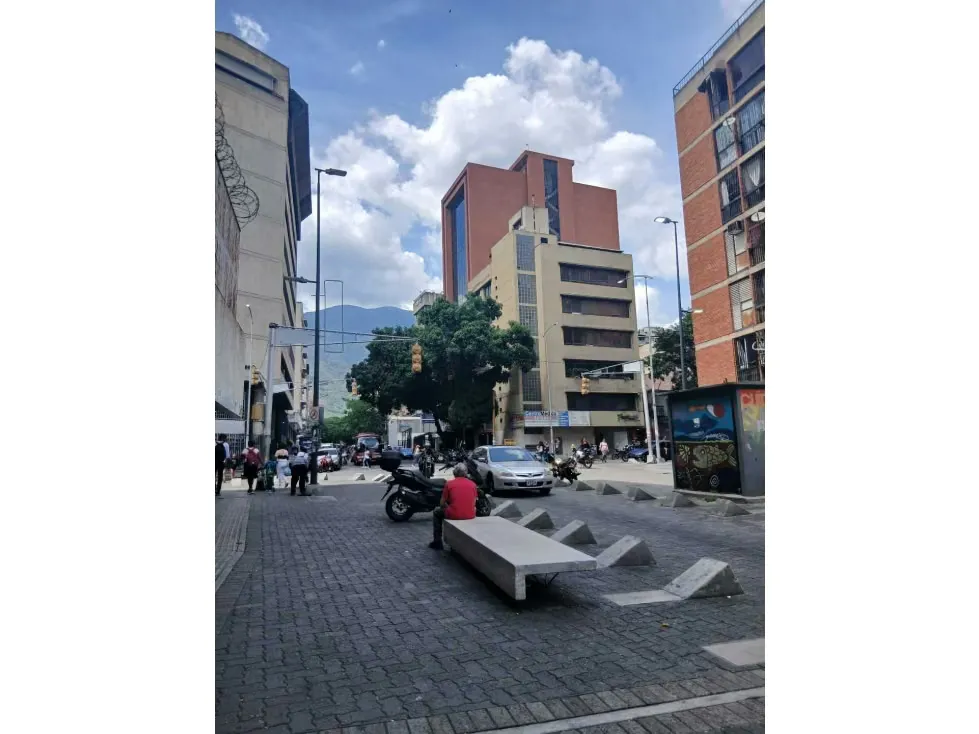 ALQUILO OFICINA 112M2 BOULEVARD DE SABANA GRANDE - 12