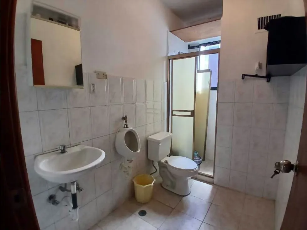 ALQUILO OFICINA 112M2 BOULEVARD DE SABANA GRANDE - 6