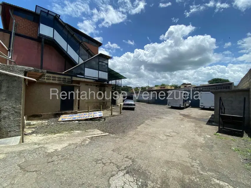 Local Comercial en Venta en La Raiza, Miranda