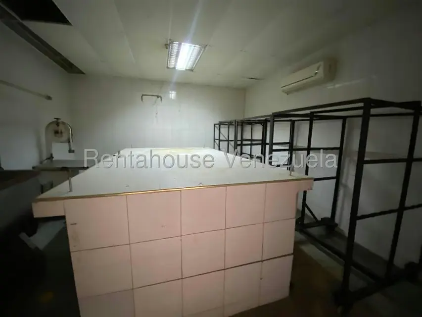 Local Comercial en Venta en La Raiza, Miranda - 16