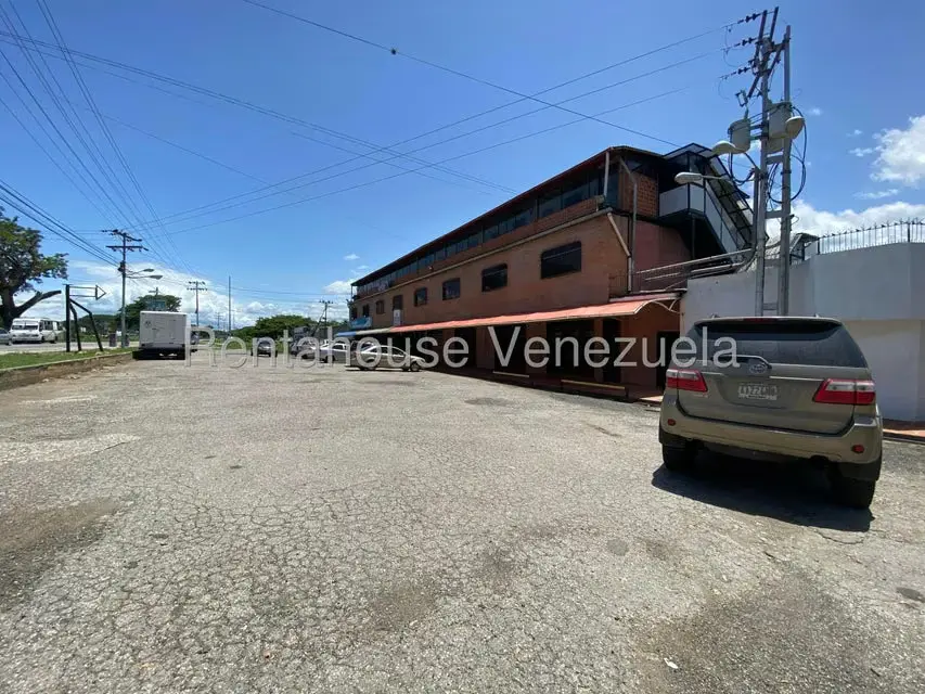 Local Comercial en Venta en La Raiza, Miranda - 23