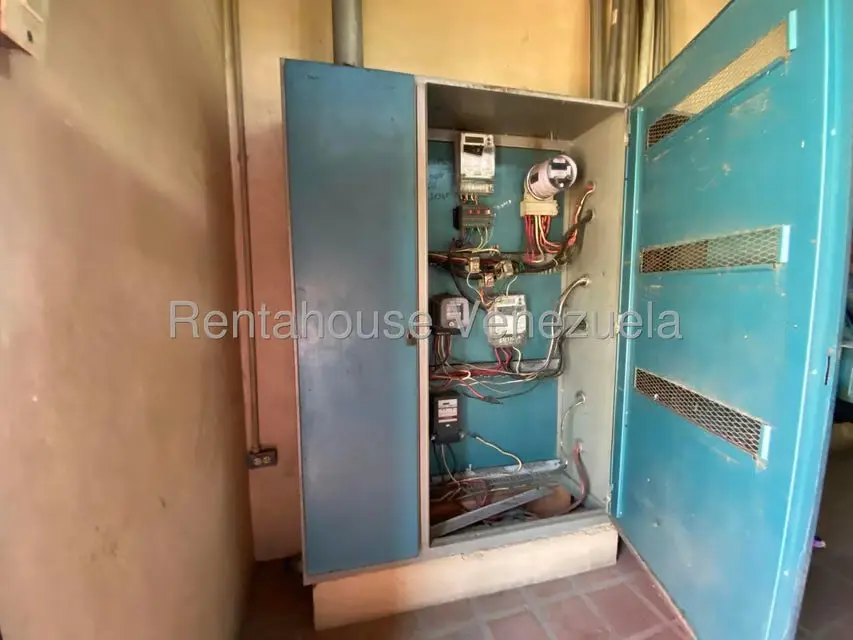 Local Comercial en Venta en La Raiza, Miranda - 26