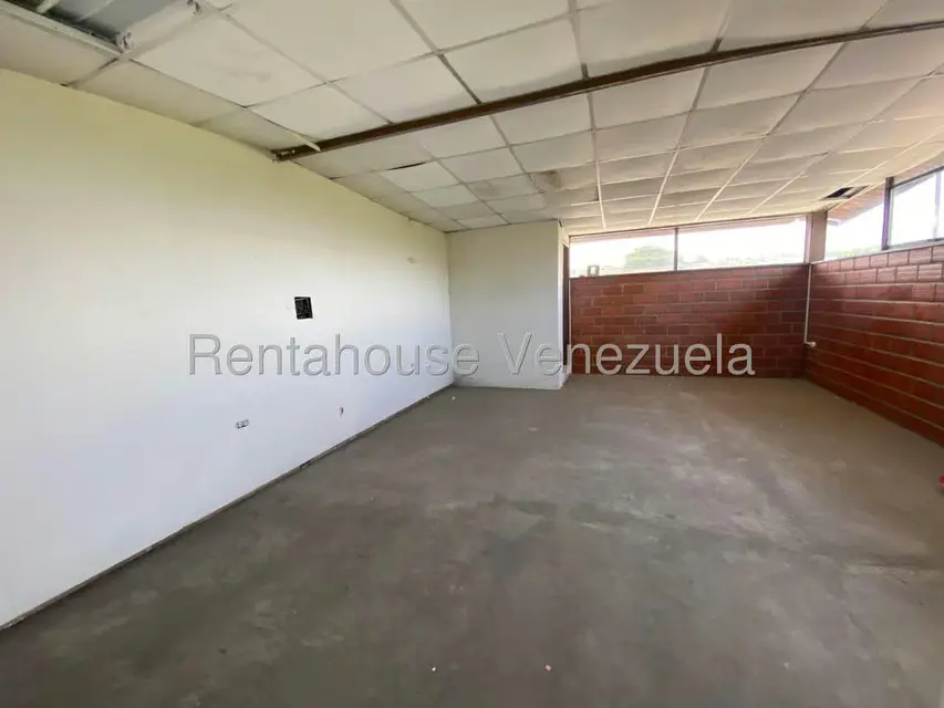 Local Comercial en Venta en La Raiza, Miranda - 36