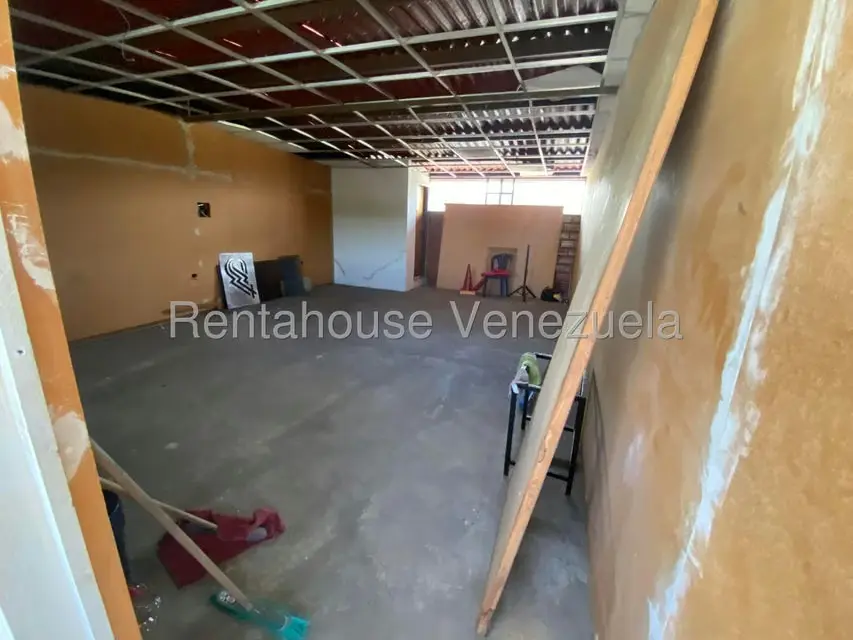 Local Comercial en Venta en La Raiza, Miranda - 38