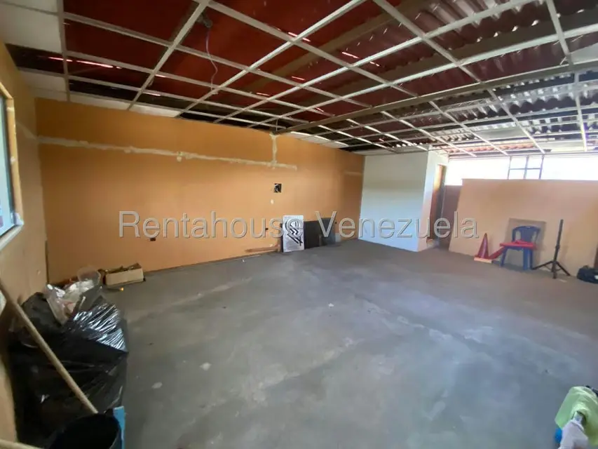Local Comercial en Venta en La Raiza, Miranda - 39