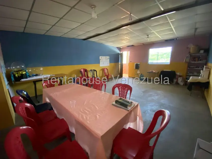 Local Comercial en Venta en La Raiza, Miranda - 44