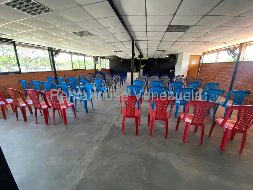 Local Comercial en Venta en La Raiza, Miranda - 49