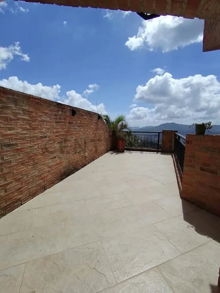 Casa en Venta en Caicaguana. Municipio el Hatillo-Caracas - 8