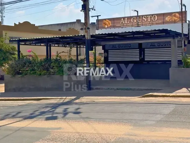 LOCAL COMERCIAL EN AVENIDA 15 DE SIERRA MAESTRA - 12