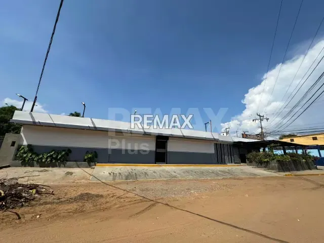 LOCAL COMERCIAL EN AVENIDA 15 DE SIERRA MAESTRA - 2