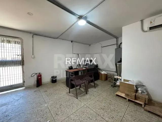 LOCAL COMERCIAL EN AVENIDA 15 DE SIERRA MAESTRA - 8